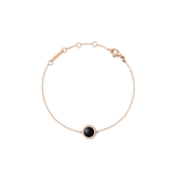 Daniel Wellington Audrey Bracelet Black Agathe Rose Goldの全体像。ドーム型のブラックアゲートを中央に配置し、ホワイトキュービックジルコニアのヘイローとローズゴールドの細いチェーンが調和したデザインです。ロブスタークラスプとサイズ調節リングも確認できます。