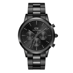 Daniel WellingtonのIconic Chronograph Link Onyxです。オールブラックのケースに、サンレイ仕上げの文字盤と3つのサブダイヤルを配したクロノグラフモデル。ポリッシュとサテン仕上げを組み合わせたリンクブレスレットが特徴的な、スタイリッシュなデザインの腕時計です。