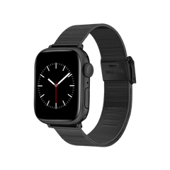 Daniel WellingtonのSmartwatch Strap Mesh Blackを装着したApple Watchの全体画像です。ブラックのステンレススチールメッシュが均一に編み込まれ、ブラック仕上げのバックルとコネクターが本体と一体感のあるモダンな印象を演出しています。