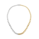 Daniel Wellington Contrast Link Necklace Two Tone Goldの全体像です。シルバーとイエローゴールドのポリッシュ仕上げが半分ずつ連なる、構築的なチェーンデザインとなっています。白い背景に円を描くように配置されています。
