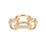 Daniel Wellington Crystal Link Ring Goldの正面アップ画像。ポリッシュ仕上げのゴールドオーバルリンクと、キュービックジルコニアをパヴェセッティングしたリンクが交互に連なるチェーンデザインです。