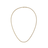Daniel Wellington Tide Mesh Necklace Gold 2.8の全体像です。2.8mm幅のゴールドメッシュチェーンが緻密に編み込まれ、ロブスタークラスプとともに白背景に配置されています。