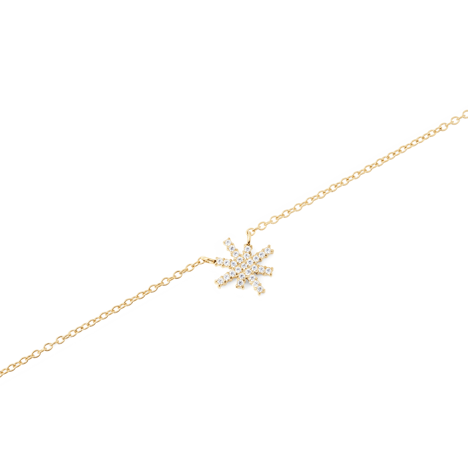 Mirelle Star Necklace Goldの星型ペンダント部分をクローズアップ。八方に伸びる光芒にはホワイトキュービックジルコニアが爪留めされ、繊細なゴールドチェーンとともに上品な輝きを放ちます。