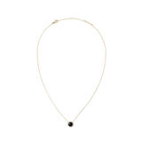 Daniel Wellington Audrey Necklace Black Agathe Goldの全体像。細身のゴールドチェーンの中央に、ホワイトキュービックジルコニアで縁取られた丸い黒メノウのペンダントチャームが配置され、ロブスタークラスプとブランドロゴプレートが確認できます。