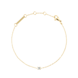 Daniel WellingtonのMirelle Solitaire Bracelet Goldです。極細のゴールドチェーンの中央に、一粒のホワイトキュービックジルコニアが輝きます。ロブスタークラスプとアジャスターリング、ブランドプレートが付属しています。