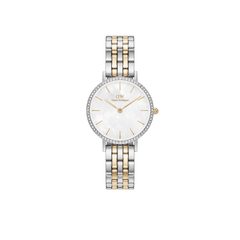 Daniel Wellington Petite Lumine Bezel 5-Link Two-Toneの正面画像。クリスタルベゼルに囲まれたホワイトマザーオブパールの文字盤が印象的で、ゴールドのバーインデックスと針、シルバーとゴールドのツートーン5リンクブレスレットをあしらった女性向け腕時計です。
