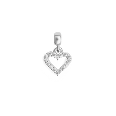 ダニエルウェリントン Heart Contour White Crystal Charmの正面画像。シルバーのオープンハートシルエットに沿って、ホワイトキュービックジルコニアが爪留めされたコンパクトなチャームです。