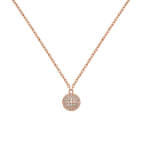 ダニエルウェリントンのPavé Crystal Pendant Necklace Rose Goldの正面画像です。CZクリスタルを隙間なくあしらった球体のペンダントと、細身のローズゴールドチェーンが白い背景に美しく映えています。