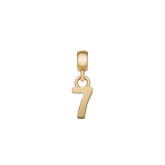 Daniel WellingtonのNumber Charm Gold「7」。ポリッシュ加工を施したゴールドカラーの数字チャームで、上部のベイルにリングを通して吊り下げるコンパクトなデザインです。