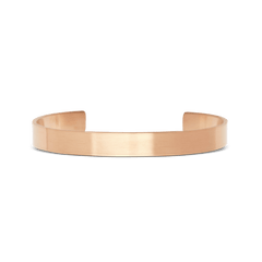 ダニエルウェリントン Line Cuff Brushed Rose Goldの正面プロダクト画像。ブラッシュ仕上げのフラットなバンドが柔らかな光沢を放つ、装飾を排したミニマルなオープンカフデザインです。