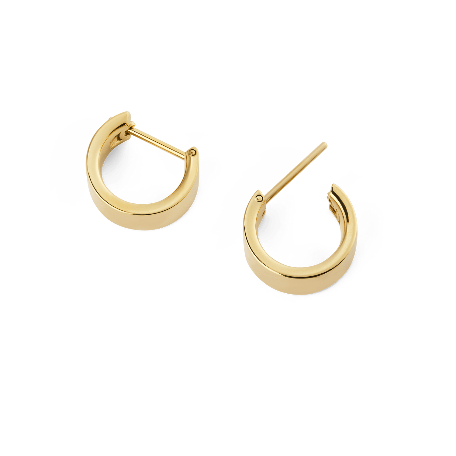 ダニエルウェリントンのラインピアス ポリッシュドゴールド 5.5mmのペア画像です。ラッチバック式の留め具が見える角度から撮影されており、ポリッシュ仕上げのゴールドの輝きとミニマルな曲線のシルエットが際立ちます。