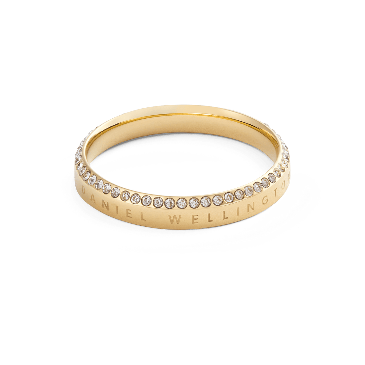 ダニエルウェリントン Classic Aura Ring Goldをやや低めのアングルから撮影した画像です。リング側面のブランドロゴ刻印と、上縁を一周するホワイトキュービックジルコニアの輝きが確認できます。