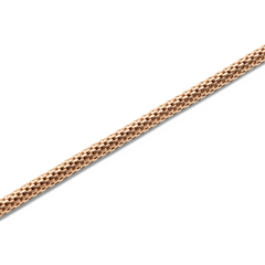 Tide Mesh Necklace Rose Gold 2.8のメッシュチェーン部分を拡大したディテール画像です。ローズゴールドのPVDメッキが施された2.8mm幅の編み目は、精巧な作りが特徴で、光の当たり方によって繊細な陰影が生まれます。