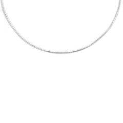 Daniel Wellington Charms Chain Braceletのチェーン部分をクローズアップした写真です。S925スターリングシルバーのスムーズなスネークチェーンが、光を受けて繊細な輝きを放っています。