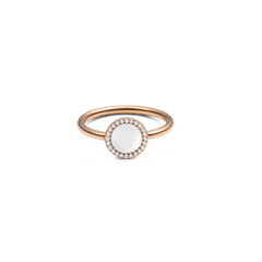 ダニエルウェリントン Audrey Ring Mother of Pearl Rose Goldの正面画像。ドーム型のマザーオブパールを中央に配し、ホワイトキュービックジルコニアのヘイローが彩る細身のローズゴールドリングです。