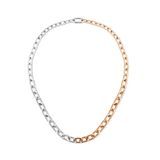 ダニエルウェリントンのContrast Link Necklaceを全体的にご覧いただけます。シルバーとローズゴールドのスクエア型リンクが半分ずつ連なり、ポリッシュ加工された各面が光を反射して輝くツートンカラーのチェーンネックレスです。