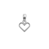Daniel WellingtonのCharm Heartは、シルバーカラーのオープンハートチャームです。ポリッシュ仕上げのスターリングシルバー素材を使用し、中央がくり抜かれた小ぶりなハートモチーフが特徴的なデザインです。