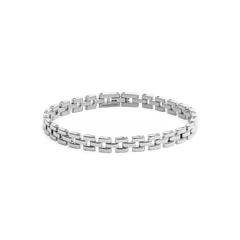 ダニエルウェリントンの3-Link Bracelet（シルバーカラー）の全体像。3連リンク構造のステンレススチール製ブレスレットが白い背景に置かれ、ポリッシュ加工された各リンクが光を反射しています。