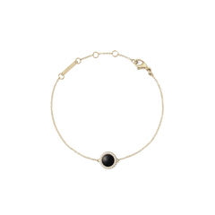 Daniel Wellington Audrey Bracelet Black Agathe Goldの全体像。細身のゴールドチェーンの中央に、ドーム型の黒メノウをあしらい、その周囲をホワイトキュービックジルコニアのヘイローが彩ります。ロブスタークラスプとサイズ調節リングも確認できます。