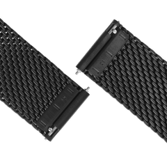 ダニエルウェリントン Onyx Mesh Strapのエンドピース部分を拡大した画像です。PVDブラック仕上げのメッシュベルトの編み目と、工具不要で簡単に着脱できるクイックリリースピンが両端に確認できます。