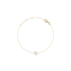 乙女座モデルのCrystal Zodiac Chain Bracelet Goldを白背景で円形に整えた全体の画像です。繊細なゴールドチェーンの下部には、クリスタルで表現された乙女座のシンボルがあしらわれており、上部にはアジャスタープレートとロブスタークラスプが確認できます。