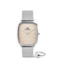 Daniel WellingtonのMarlon シルバーメッシュストラップ腕時計とClassic Mini Signet Ringのセットです。クッション型ケースにリネンテクスチャーのダイヤル、鏡面仕上げのシルバーリングを組み合わせた、統一感のあるデザインです。