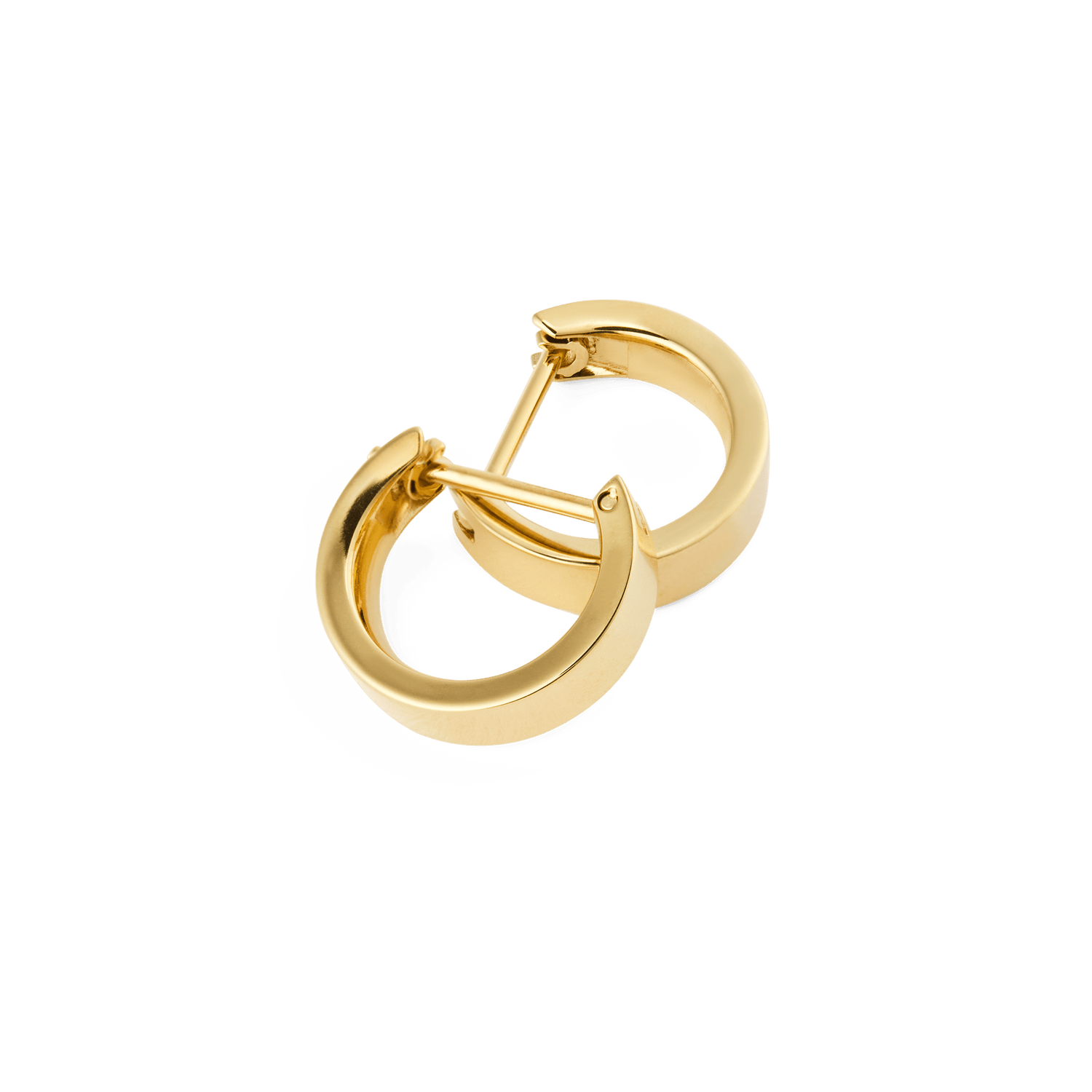 ダニエルウェリントンのLine Earrings Polished Gold 3.5mmを斜め上から撮影したクローズアップ画像です。2つのピアスが重なるように配置され、フラットな3.5mm幅のゴールド鏡面とコンパクトなフープの曲線美が際立っています。