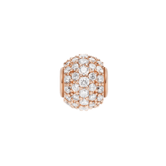 ダニエルウェリントン Pavé Orb White Crystal Charm Rose Goldの正面クローズアップ。ローズゴールドの爪留めでホワイトクリスタルを全面にパヴェセッティングした、丸みのあるオーブ型チャームです。