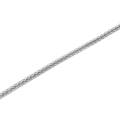 Tide Mesh Necklace Silver 1.8のメッシュチェーン部分を拡大したディテール画像です。細かく編み込まれたシルバーの網目模様が光を受け、繊細な陰影を描き出している様子がご覧いただけます。