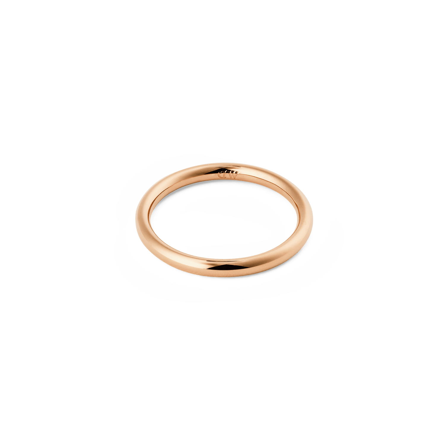 Daniel Wellington Arch Ring Rose Gold 2.5mmを白背景で正面やや上から撮影した画像です。シンプルで丸みのあるフォルムと、光沢感のあるローズゴールドの表面が際立つミニマルデザインとなっています。