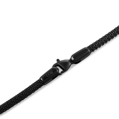 Tide Mesh Bracelet Ashfield 2.8のロブスタークラスプ部分を拡大した画像です。クラスプにはDaniel Wellingtonのロゴが刻印されており、ブラックメッシュチェーンの細やかな編み込みが確認できます。