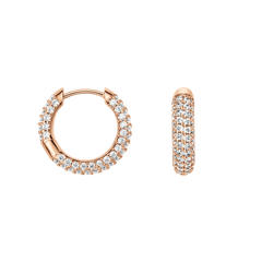 ダニエルウェリントン Pavé Crystal Earrings Rose Goldを正面と横から並べて撮影した商品画像です。フープ全体に施されたクリスタルの配列や、横から見た際の立体感と輝きの広がりがご確認いただけます。