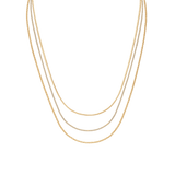 Daniel WellingtonのStaple Necklace Set Gは、ゴールドのチェーンネックレス3本セットです。フラットチェーン、ツイストチェーン、ボックスチェーンがそれぞれ異なる長さで重なり合い、華やかなレイヤードスタイルを楽しめます。