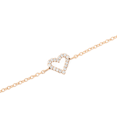 Mirelle Heart Bracelet Rose Goldのオープンハートモチーフをクローズアップした画像です。ホワイトキュービックジルコニアが一粒ずつ丁寧にセッティングされ、繊細なローズゴールドチェーンと繋がっている様子がご覧いただけます。