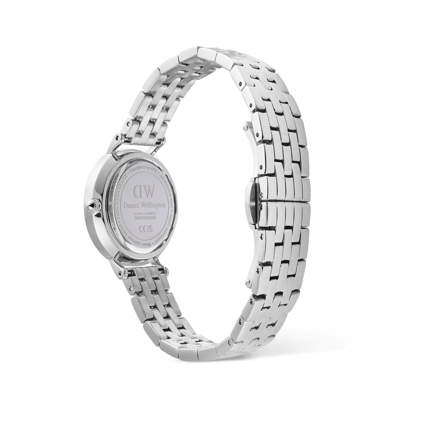 Petite Roman Numerals Date 5-Link Silverの裏蓋側から撮影した画像です。Daniel Wellingtonのロゴとシリアルナンバーが刻印されたケースバックや、シルバーの5リンクブレスレットの立体的な構造、バタフライバックルのフィット感の良さが確認できます。