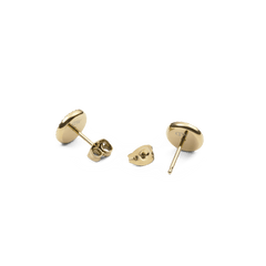 Audrey Earrings Red Agathe Goldの裏面を写した商品画像です。ゴールドPVDメッキの滑らかな背面にはDaniel Wellingtonのロゴが刻印されており、ポストとバタフライキャッチの構造が確認できます。