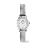 ダニエルウェリントンのOphelia Mini Mesh White Silverの正面画像です。ポリッシュ仕上げのシルバーケースは楕円形で、ローマ数字があしらわれたホワイト文字盤と、細やかな編み目のメッシュストラップが一体感のあるデザインを演出しています。