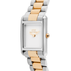 Bound Mini 3-Link Two Tone Rose Goldの文字盤とケースを斜めから捉えたクローズアップ画像です。インデックスのないホワイト文字盤に、ローズゴールドの針とロゴが映え、シルバーとローズゴールドが交互に配された3連リンクブレスレットの質感が際立ちます。