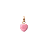 Daniel WellingtonのRhondonite Heart Rose Goldチャーム。ふっくらとしたハート型のロードナイト天然石が、ローズゴールドの金具に吊り下げられたデザインです。やわらかなピンク色とつややかな石肌が、白い背景に映える美しいカットが特徴です。