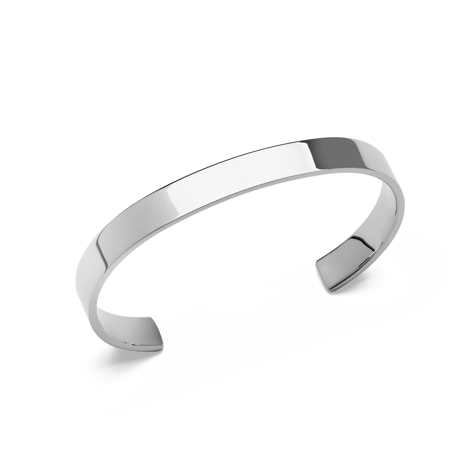 ダニエルウェリントン Line Cuff Polished Silverを斜め上から撮影した商品画像です。鏡面仕上げのフラットなシルバーカフブレスレットが、白い背景の上で光と影のコントラストを美しく映し出しています。