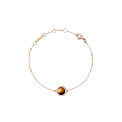 Daniel Wellington Audrey Bracelet Tiger Eye Rose Goldの全体像。ドーム型のタイガーアイをホワイトキュービックジルコニアのハローが包み込み、細身のローズゴールドチェーンにはロブスタークラスプとサイズ調節リングを搭載しています。