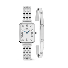 Quadro 5-Link シルバーウォッチとClassic Lumine Braceletのセット商品です。スクエアケースの腕時計とクリスタルをあしらったシルバーカフブレスレットを組み合わせた、統一感のあるギフトセットです。