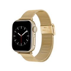 Daniel Wellington Smartwatch Strap Mesh Goldを装着したApple Watchの斜めからの画像です。ゴールドカラーのステンレススチール製メッシュストラップは、細やかな編み込みが特徴で、クラスプ部分にはヘアライン加工が施されています。
