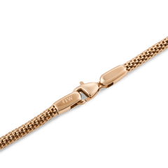 Tide Mesh Bracelet Melrose 2.8のロブスタークラスプ部分をクローズアップした画像です。ローズゴールドのPVDメッキが施された留め具が開いた状態で、細やかなメッシュチェーンの編み込みとフラットな仕上がりがご覧いただけます。