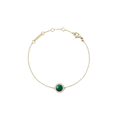 ダニエルウェリントン Audrey Bracelet Malachite Goldの全体像。細身のゴールドチェーンの中央に、ドーム型のマラカイトを配し、その周囲をホワイトキュービックジルコニアが彩る繊細なデザインです。ロブスタークラスプとサイズ調節リングも確認できます。