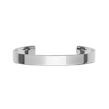 Daniel Wellington Line Cuff Polished Silverの正面からのプロダクトショット。フラットな7mm幅のオープンカフデザインと、光を反射するハイポリッシュ仕上げのシルバーカラーが特徴のミニマルなブレスレットです。