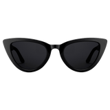 Daniel WellingtonのLynx Bio-Acetate Blackサングラスの正面画像です。目尻に向かって跳ね上がるキャットアイフレームとブラックレンズが特徴的なデザインです。