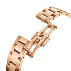 Iconic Link Pink Rose Goldのバタフライクラスプを開いた状態の画像です。ローズゴールドのリンクブレスレット内側には、サイズ調整用のピンや各リンクの構造が見え、サテン仕上げとポリッシュ仕上げの質感の違いもご確認いただけます。