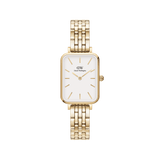 Daniel Wellington Quadro 5-Link Evergoldの正面画像。ゴールドのスクエアケースにエッグシェルホワイトの文字盤、ゴールドのバーインデックスと針、5連リンクブレスレットをあしらったエレガントなデザインです。