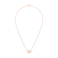 Elan Unity Necklace ローズゴールドの全体像です。白い背景に細いケーブルチェーンが緩やかなカーブを描き、下部中央で2つの小さなリングが交わるミニマルなデザインが際立っています。